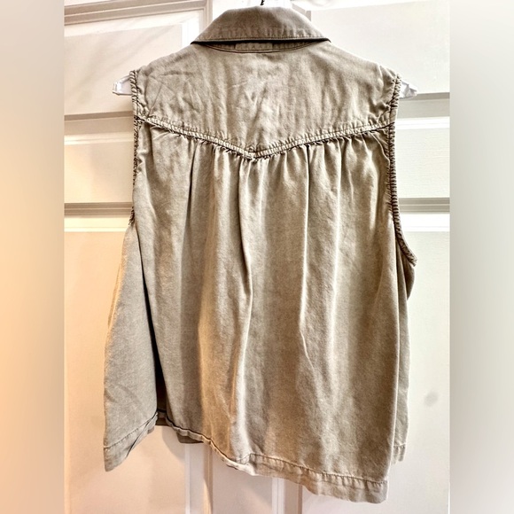 BELLA DAHL EUC Sz L Flowy Button Down Shirt, Tan, 100% Tencel - Picture 5 of 5